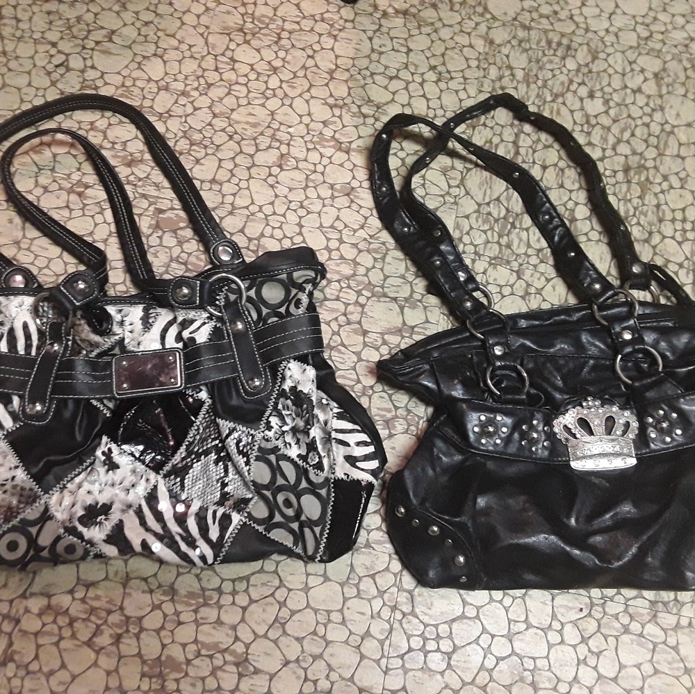 2 purses